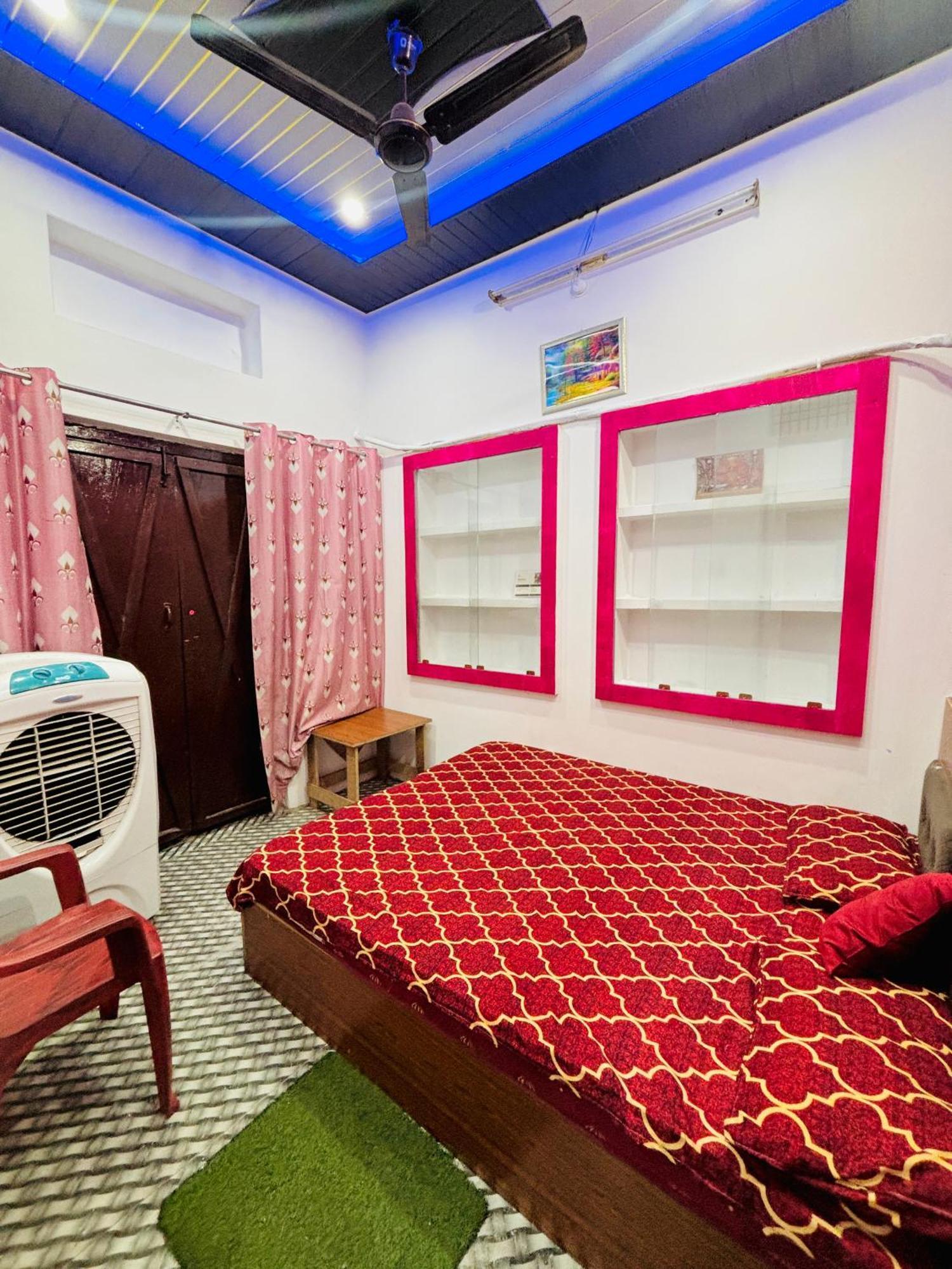 Shivalay Paying Guest House Waranasi Zewnętrze zdjęcie