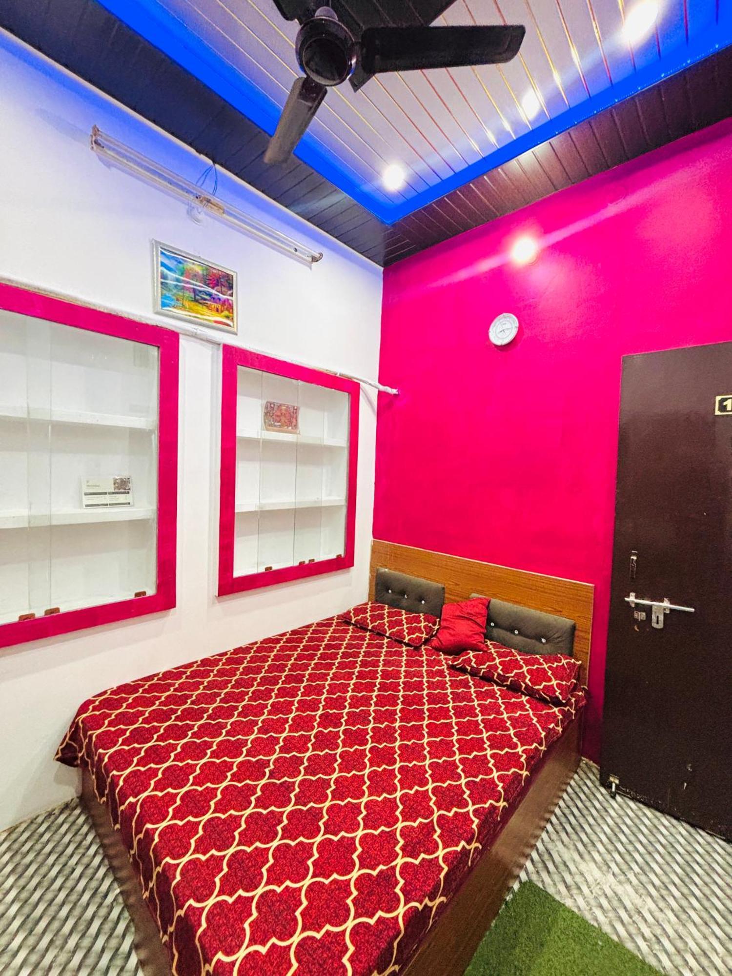 Shivalay Paying Guest House Waranasi Zewnętrze zdjęcie